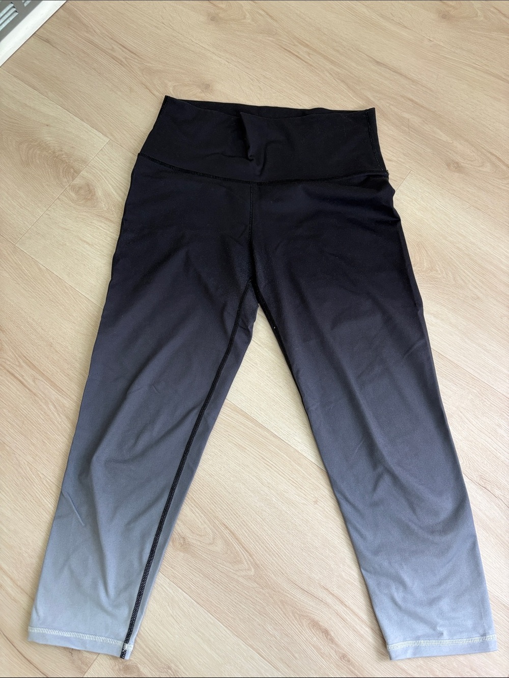 aerie Ombre Black to Gray Capri Leggings